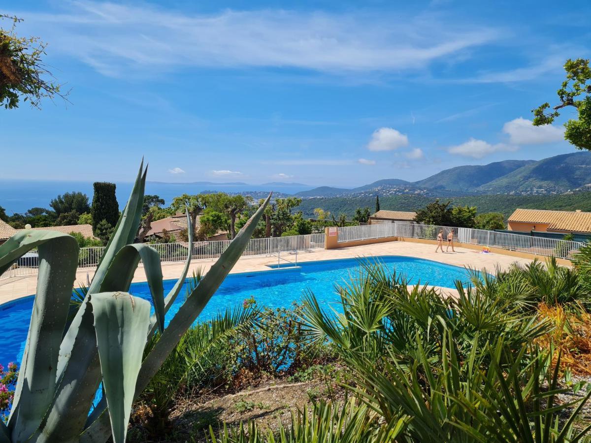 Bel Appartement Renove, Avec Terrasse Et Piscine ลาครัว-วัลแมร์ ภายนอก รูปภาพ